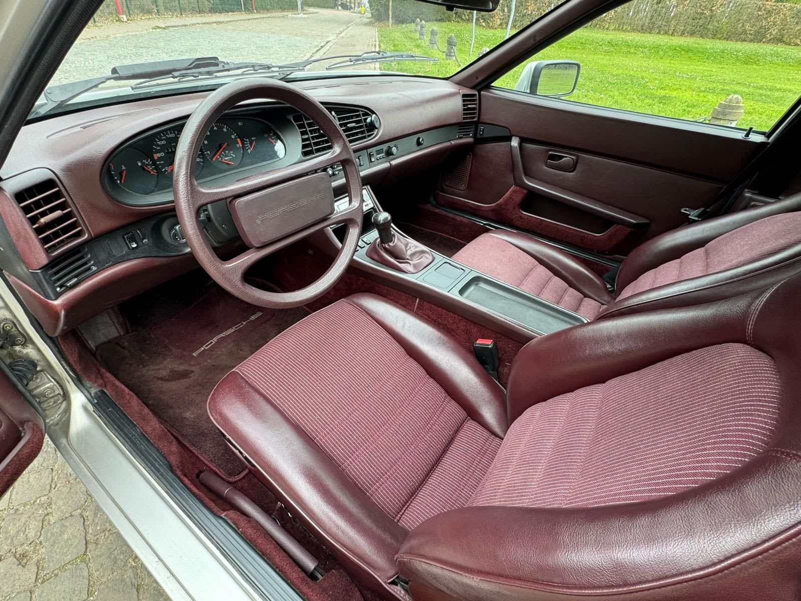 PORSCHE 944 2.5 Coupé 1985 occasion intérieur (1)