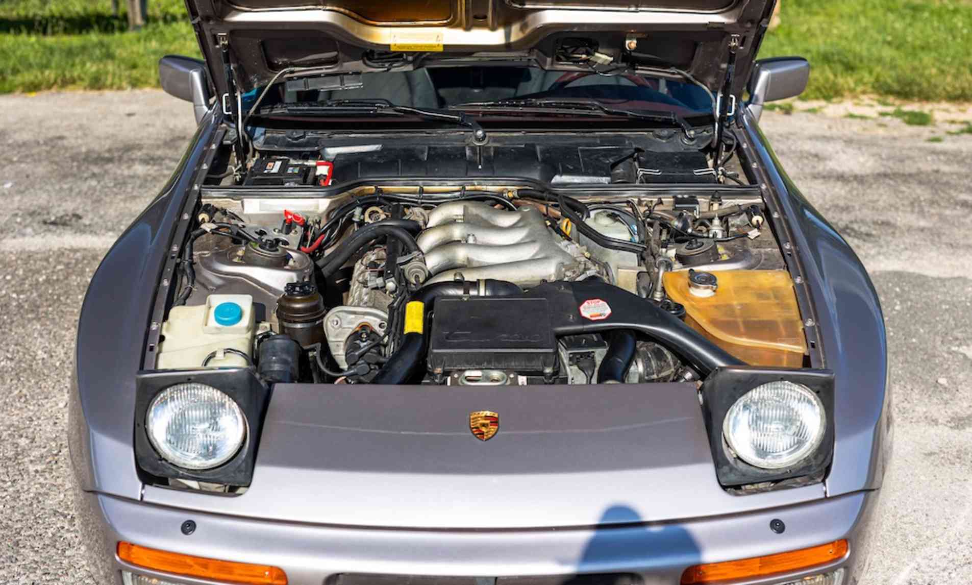 PORSCHE 944 Turbo S 1988