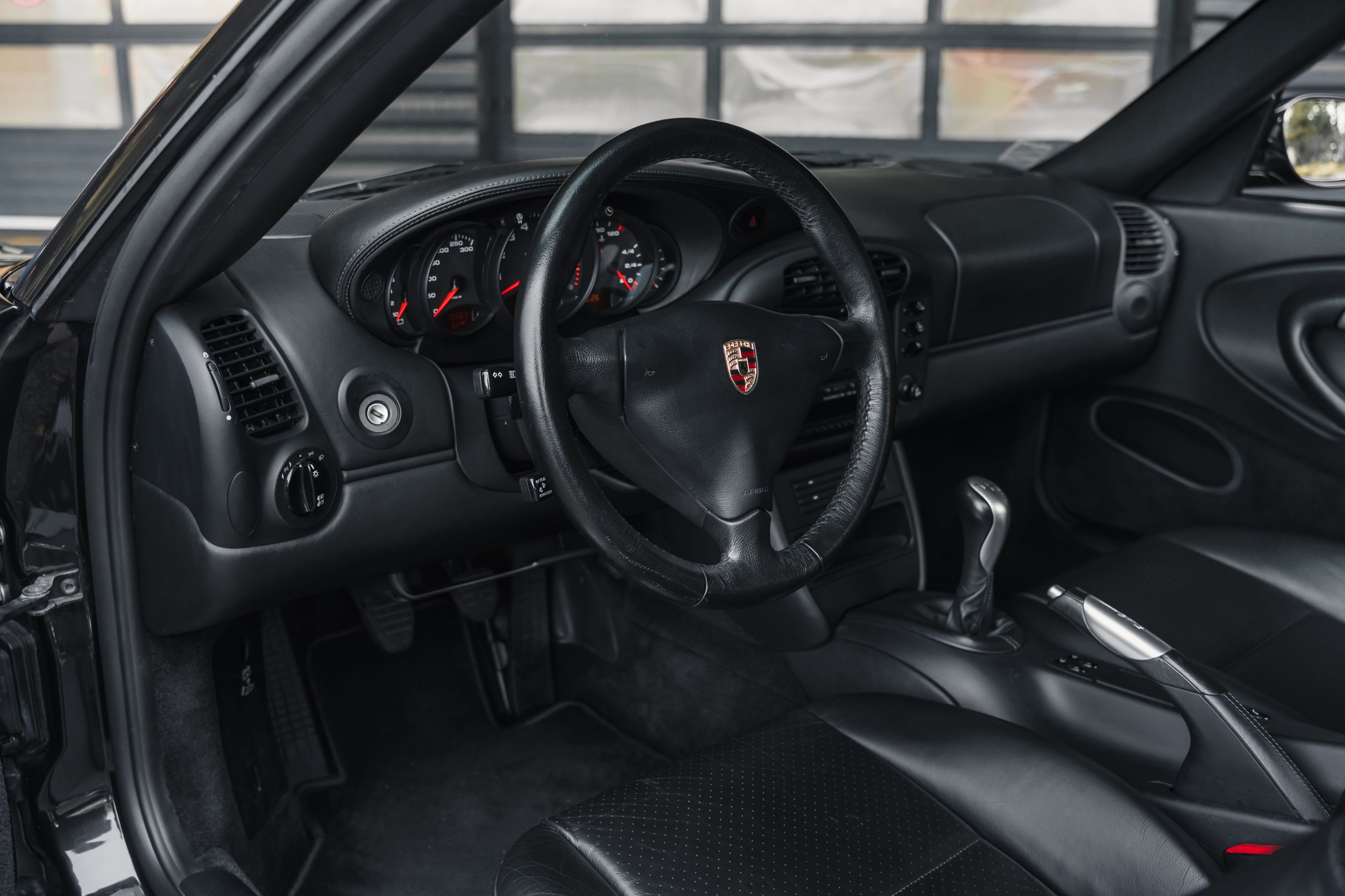 PORSCHE 911 996.1 Gt3 2001 used interior (1)