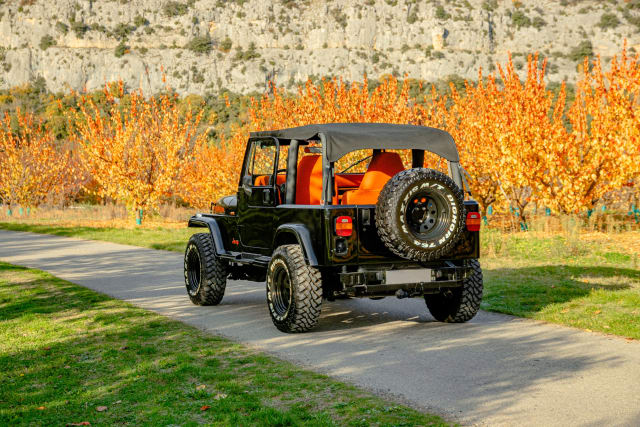 Jeep Wrangler W