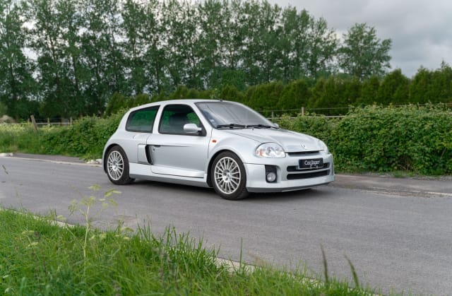 RENAULT Clio V6 2001 occasion