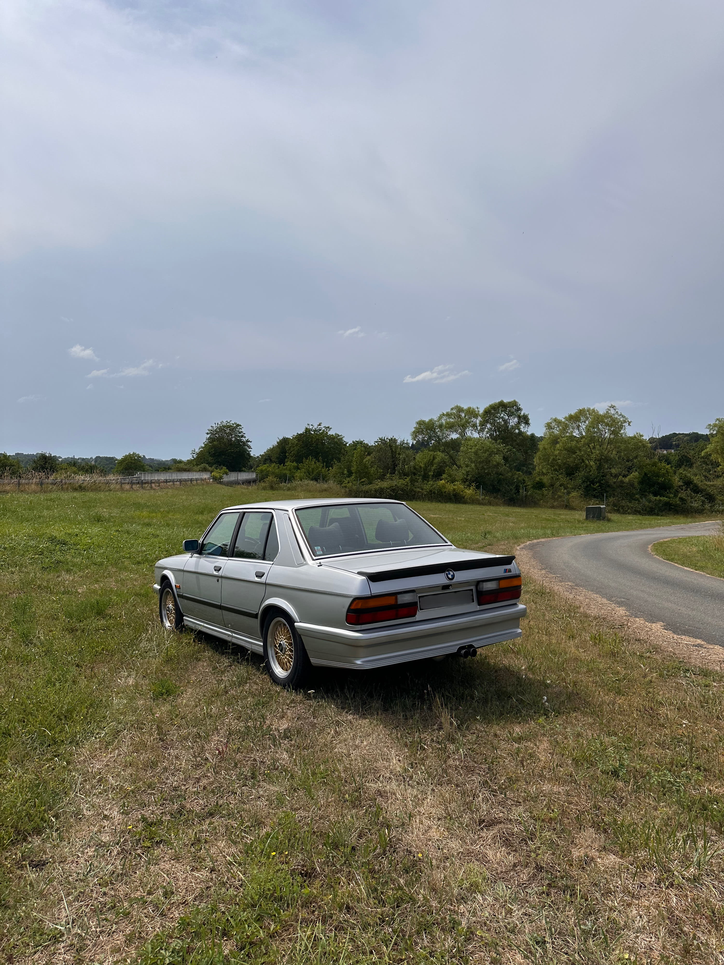 BMW Série 5 M 535i E28 1985 occasion extérieur (2)