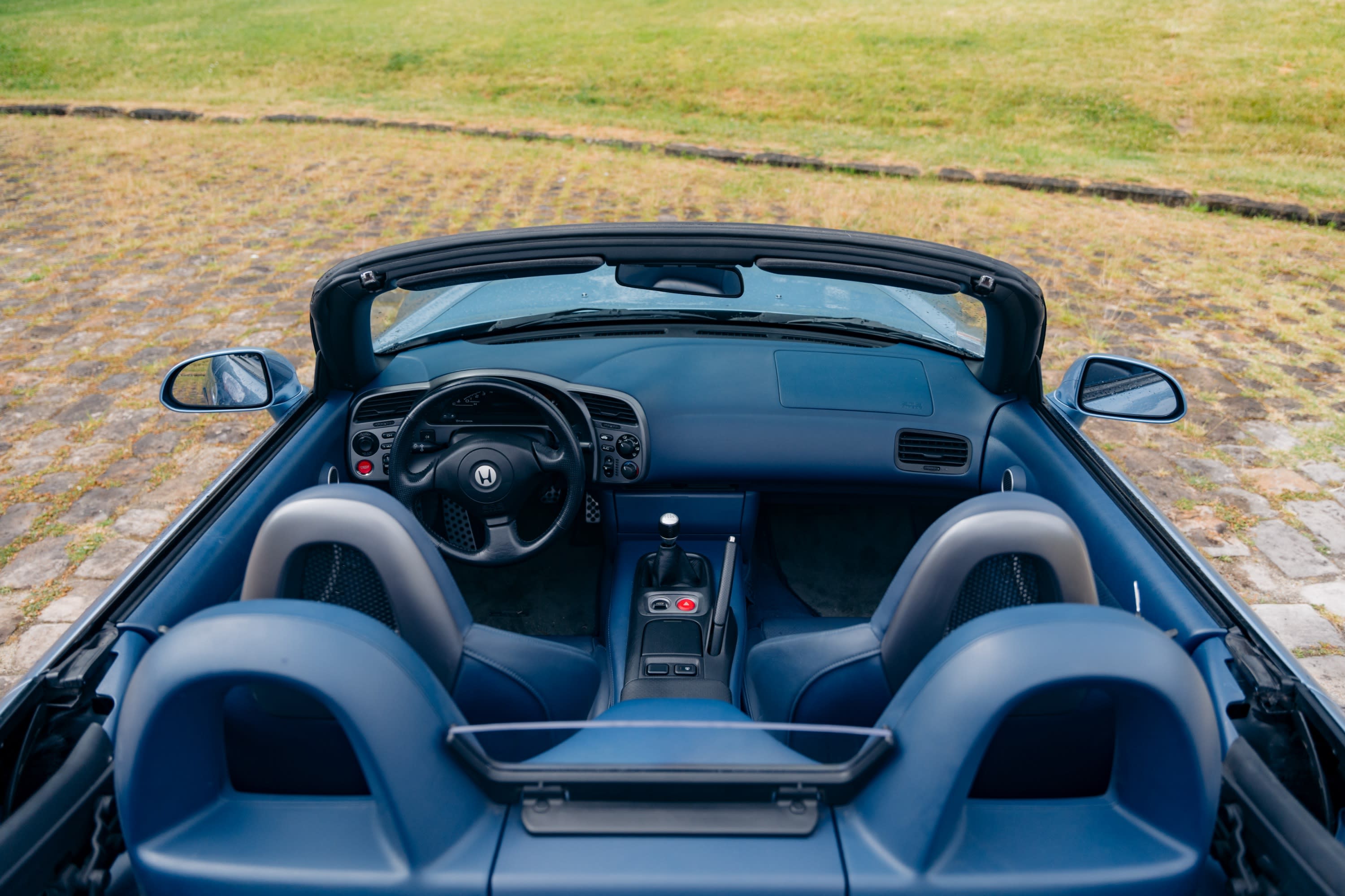 HONDA S 2000 2003 occasion intérieur (1)