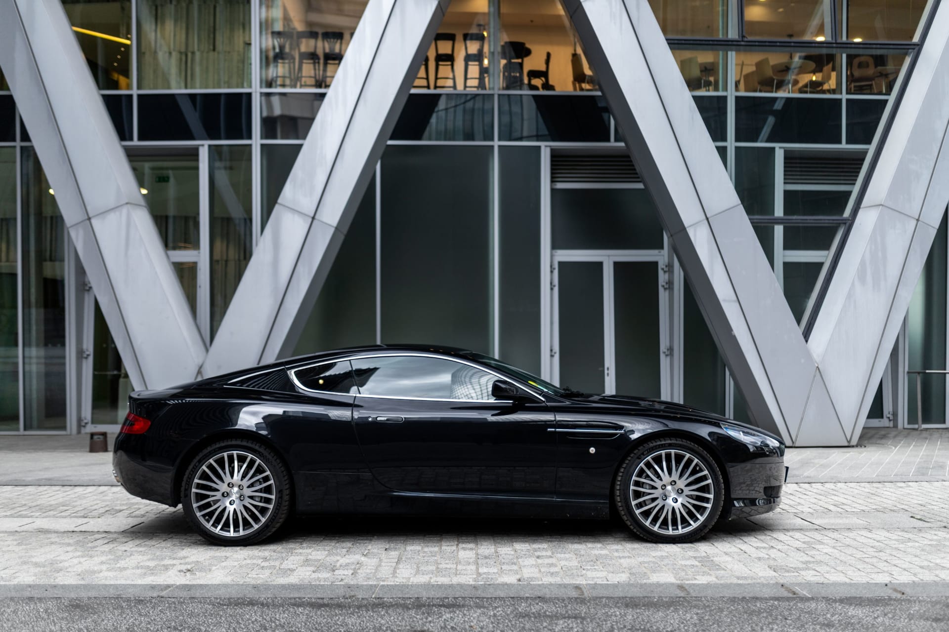 Aston Martin Db9