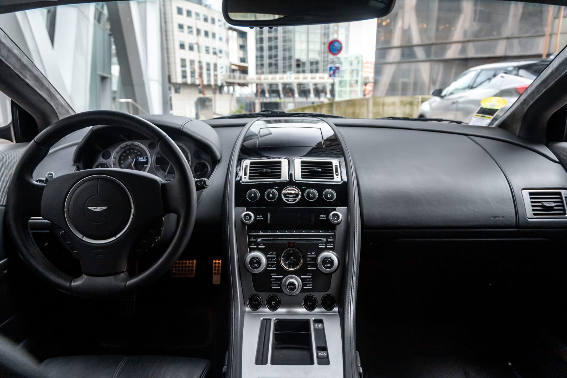 Aston Martin Db9