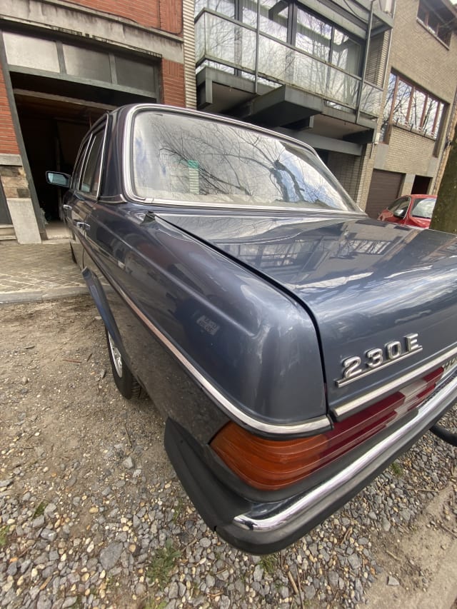 MERCEDES BENZ 230 E W123 1985 occasion