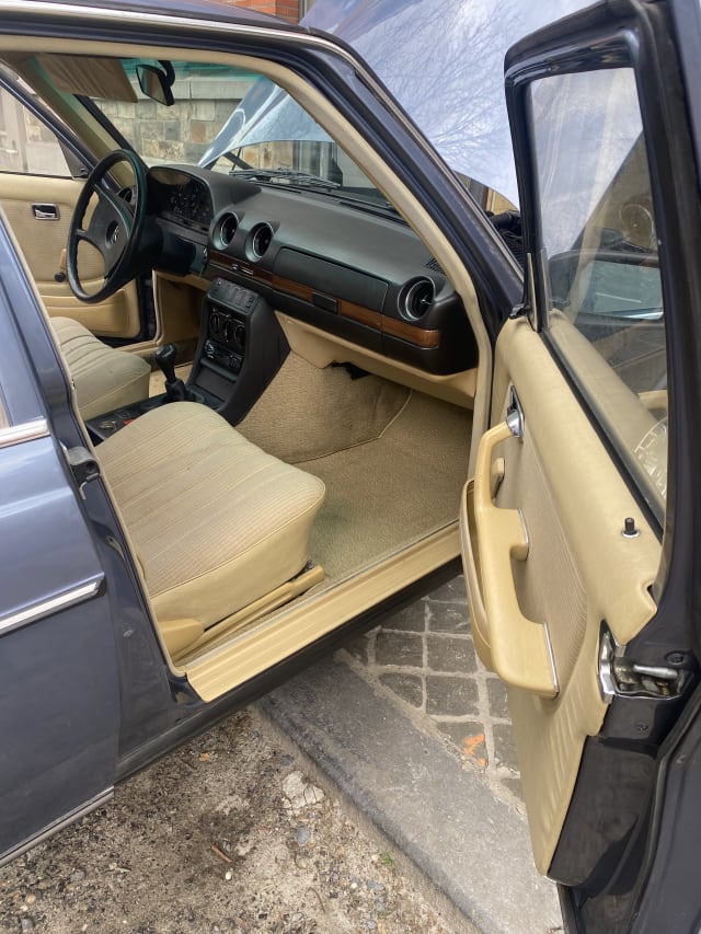 MERCEDES BENZ 230 E W123 1985 occasion