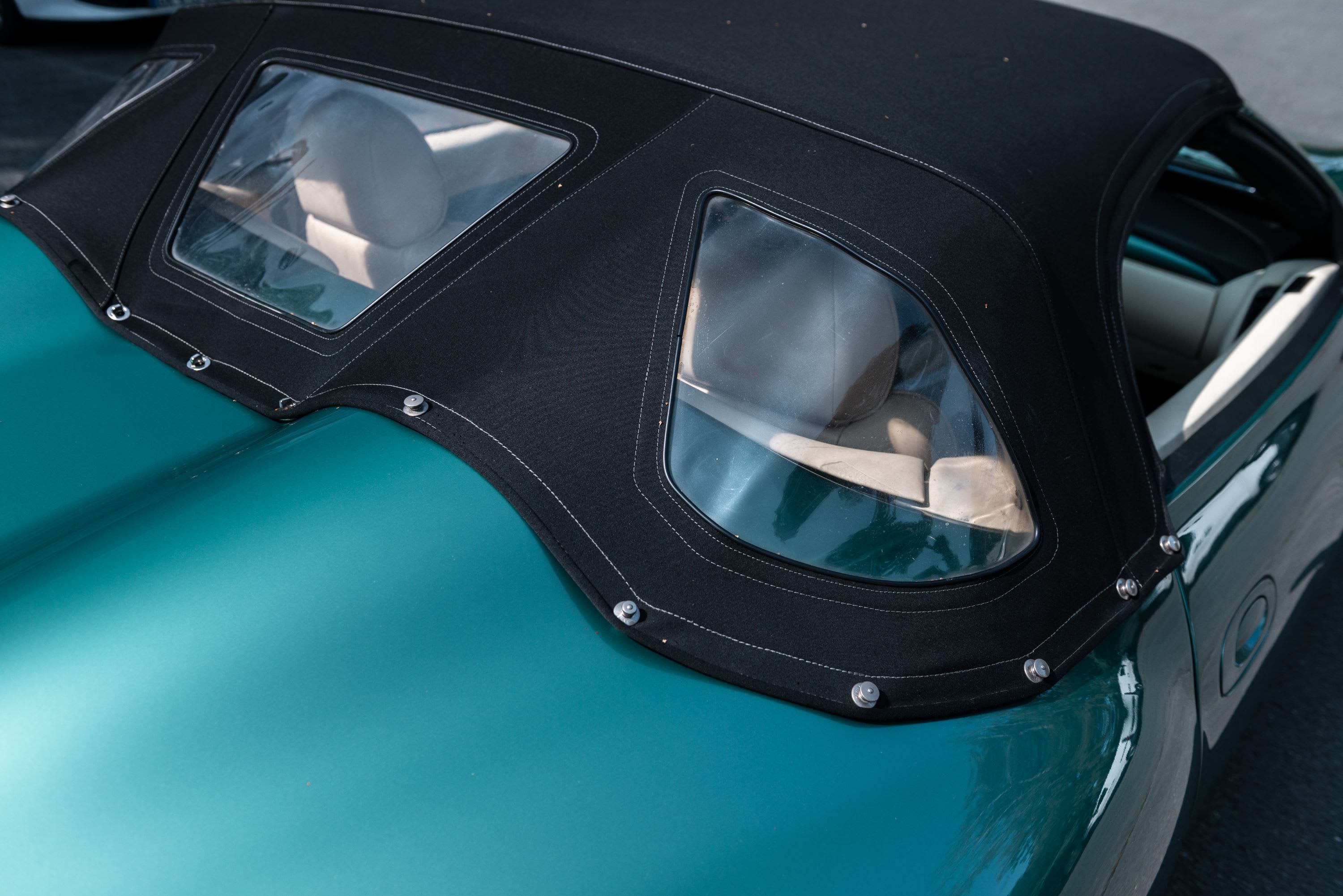 ASTON MARTIN Db7 Ar1 V12 Zagato 2003 occasion vidéo (1)