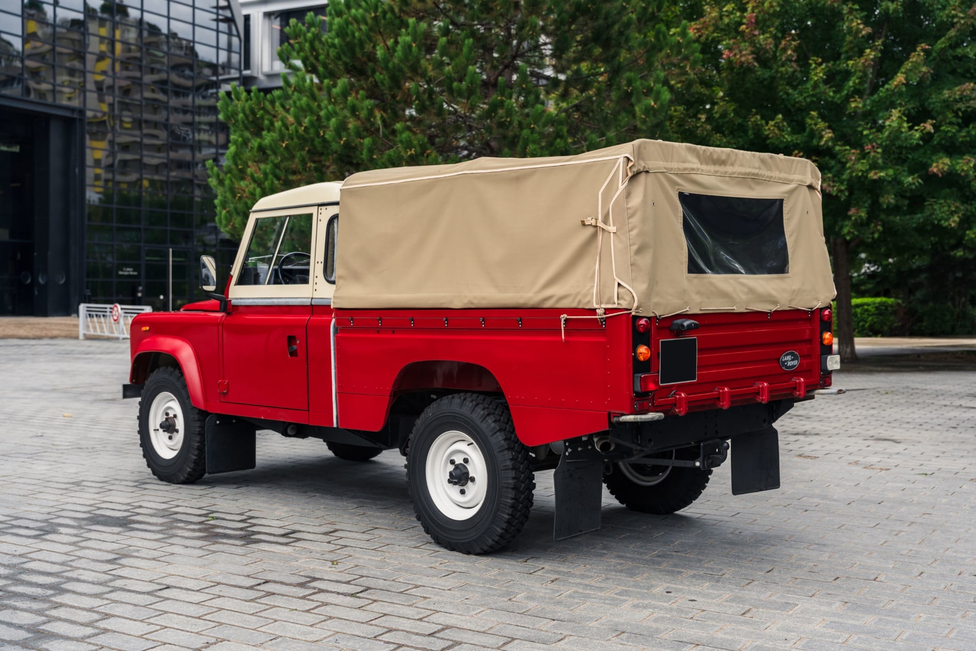 LAND ROVER Defender V8 110 Pick-Up  1985