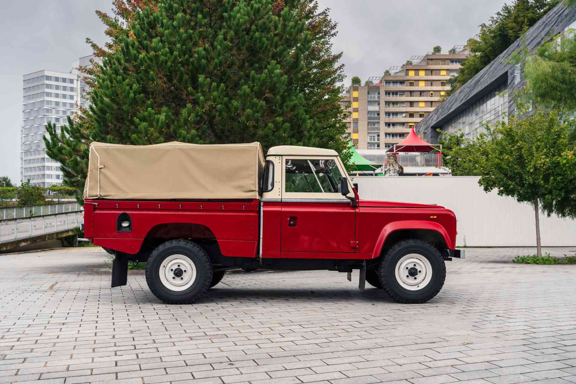 LAND ROVER Defender V8 110 Pick-Up  1985