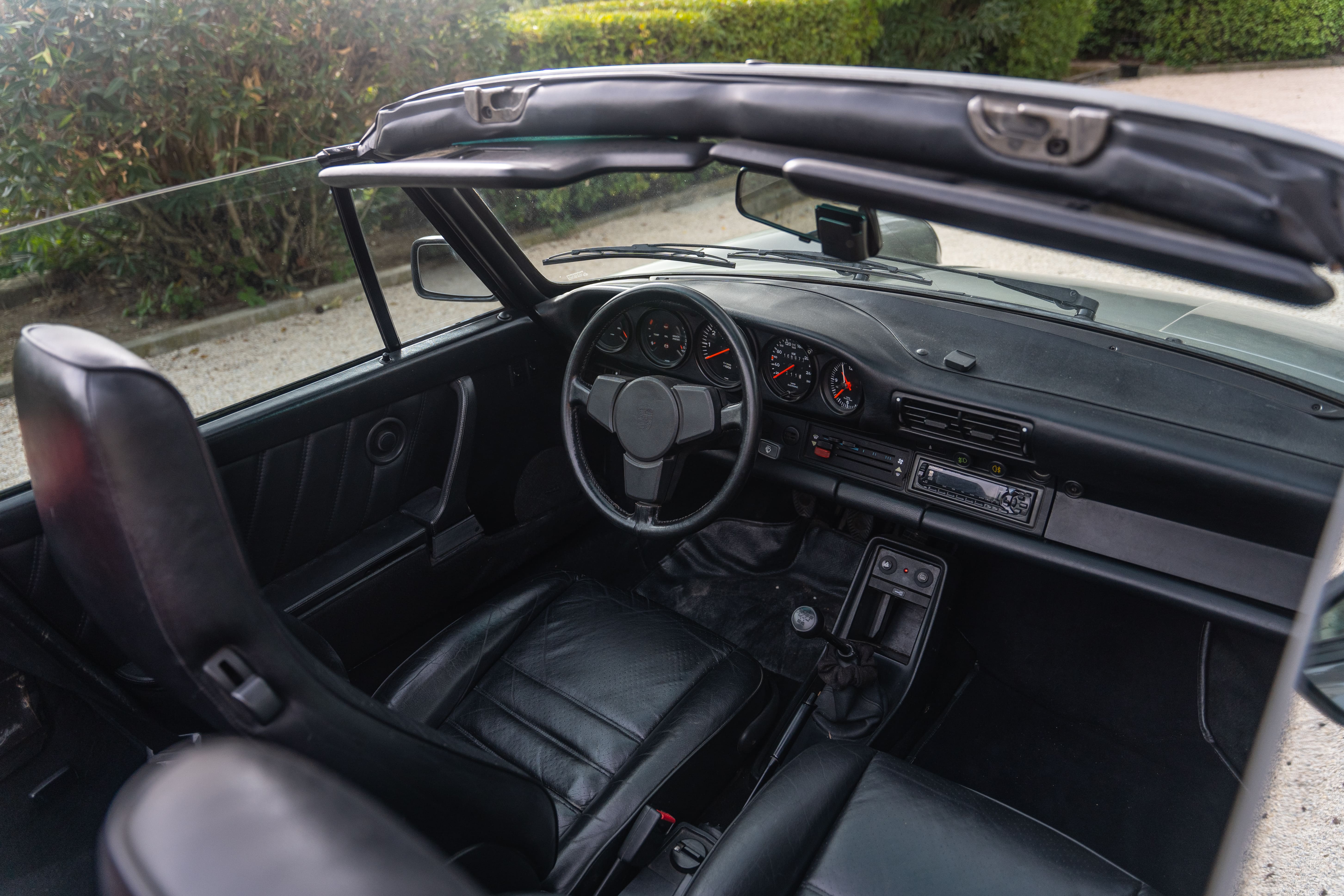 PORSCHE 911 3.2 Cabriolet 1987 occasion intérieur (1)