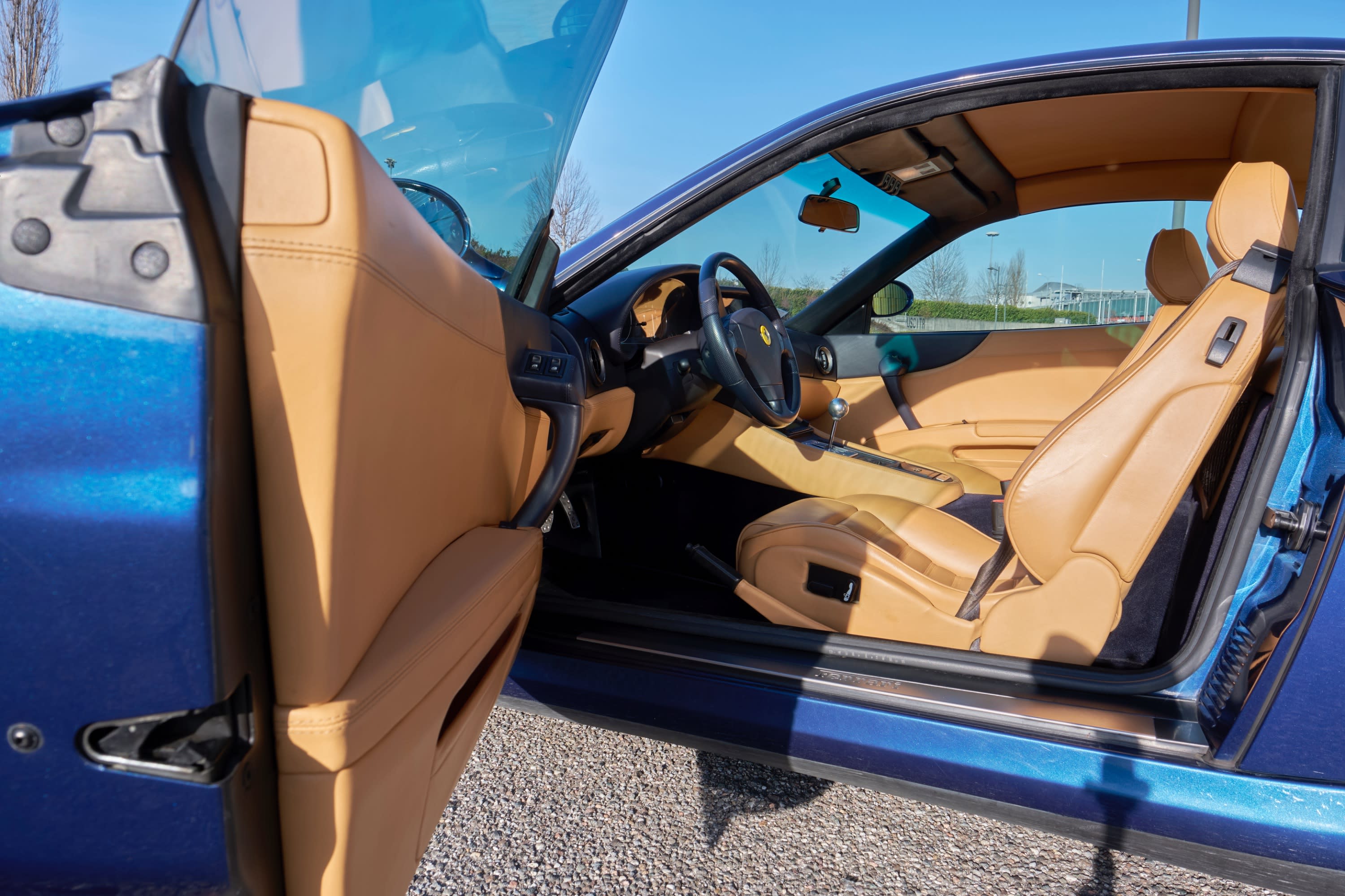 FERRARI 550 Nart Blue 2000 occasion intérieur (1)