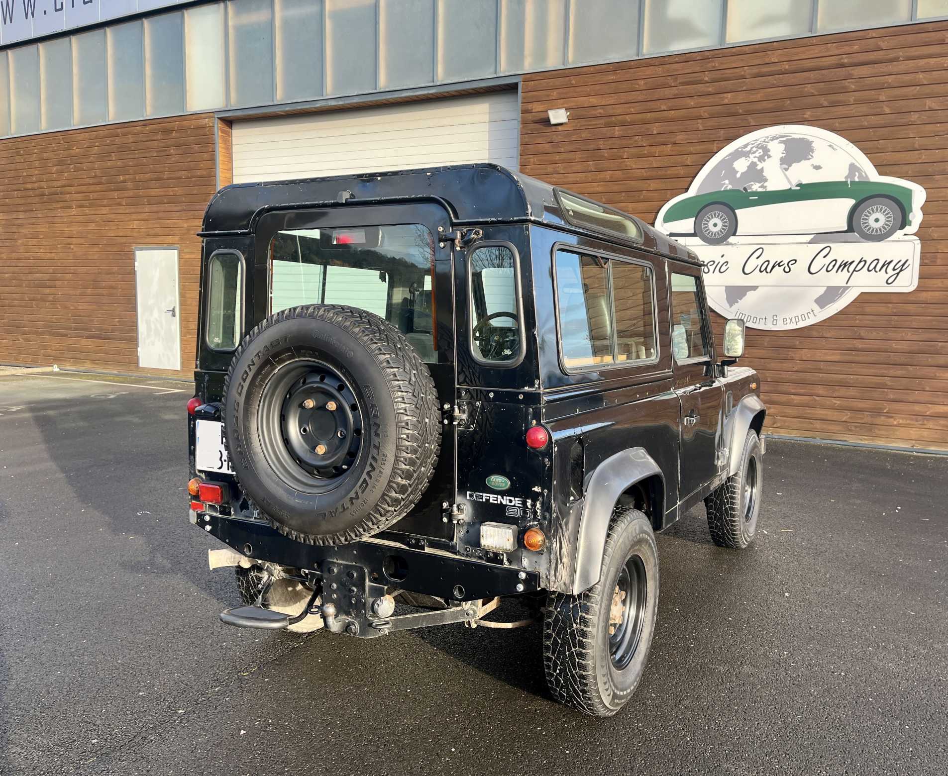 LAND ROVER defender 6 places
