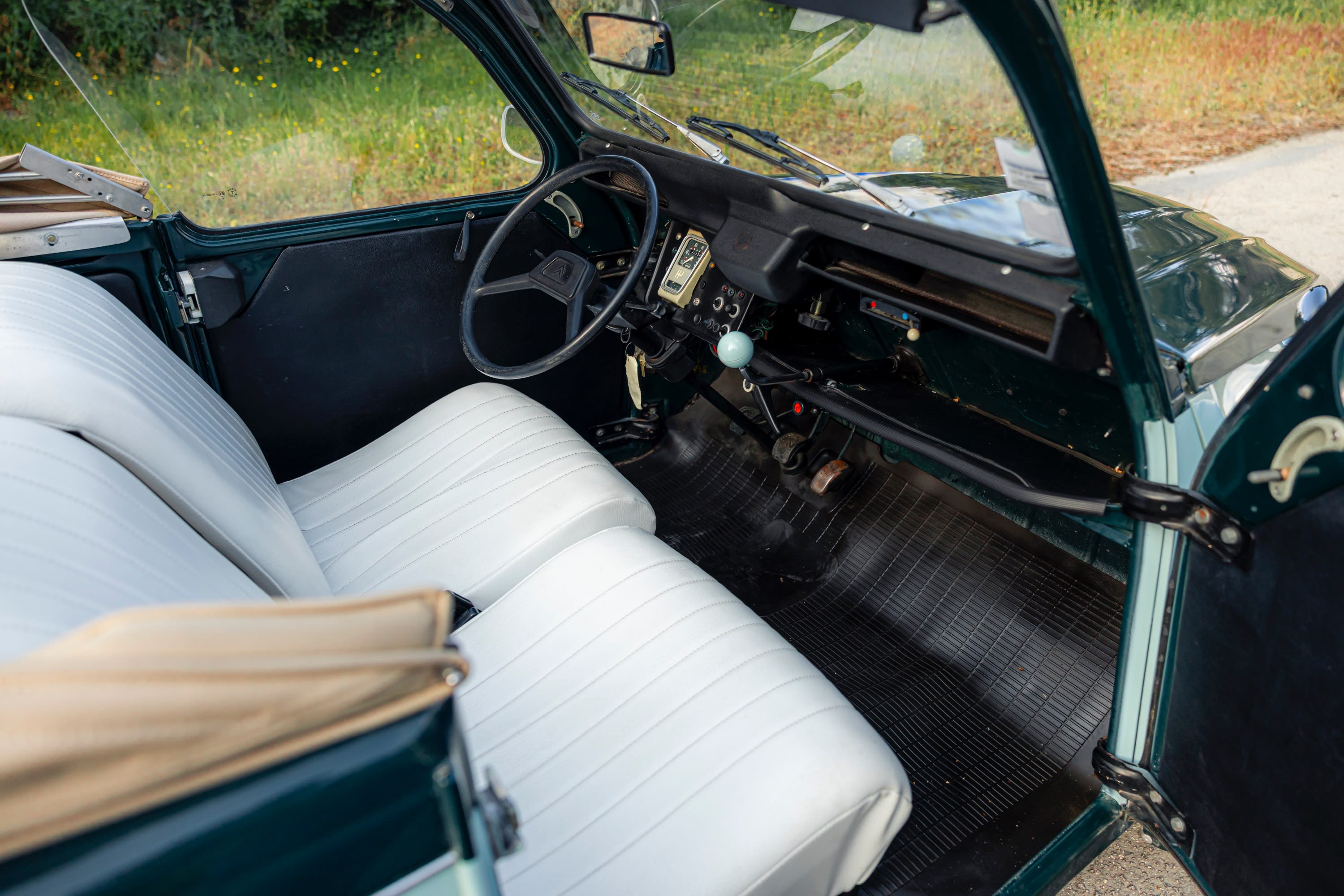 CITROEN 2 Cv Hoffmann 1981 occasion intérieur (1)