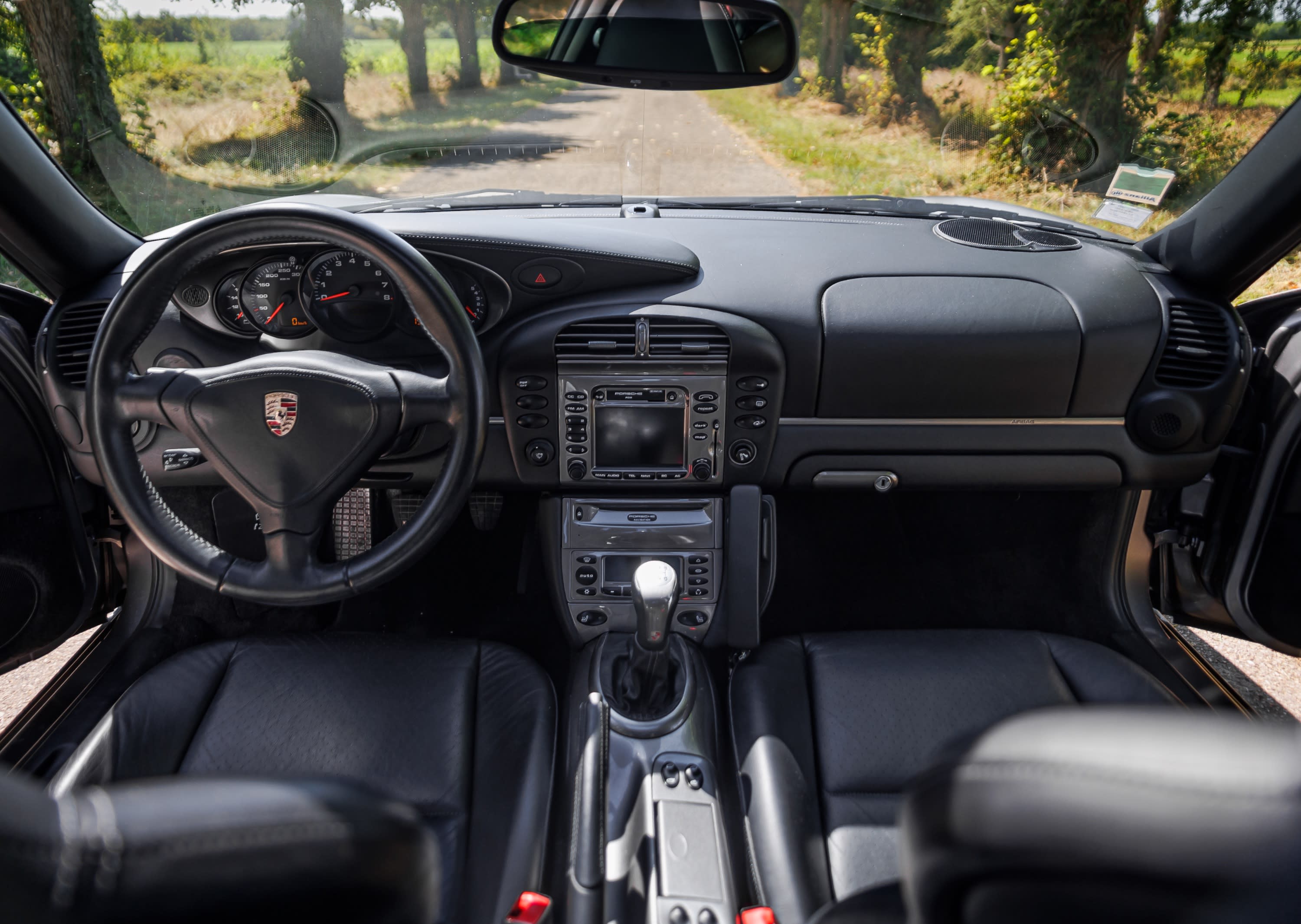 PORSCHE 911 996.2 Carrera 4s 2002 used interior (1)