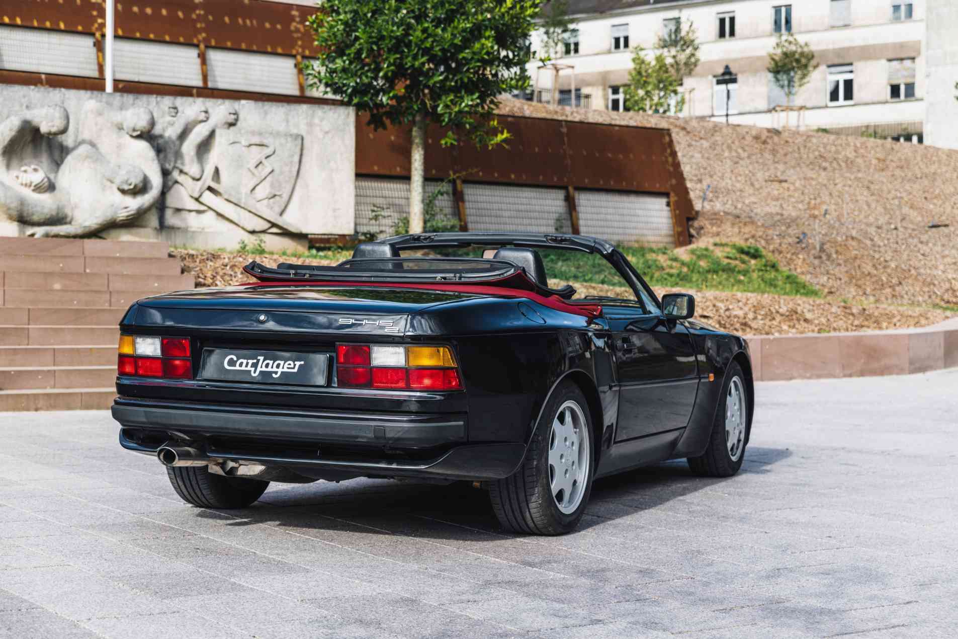 PORSCHE 944 S2 1989