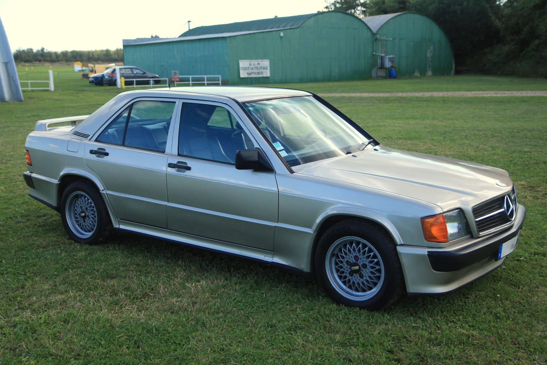MERCEDES-BENZ 190 e 2.5-16 W201 1989