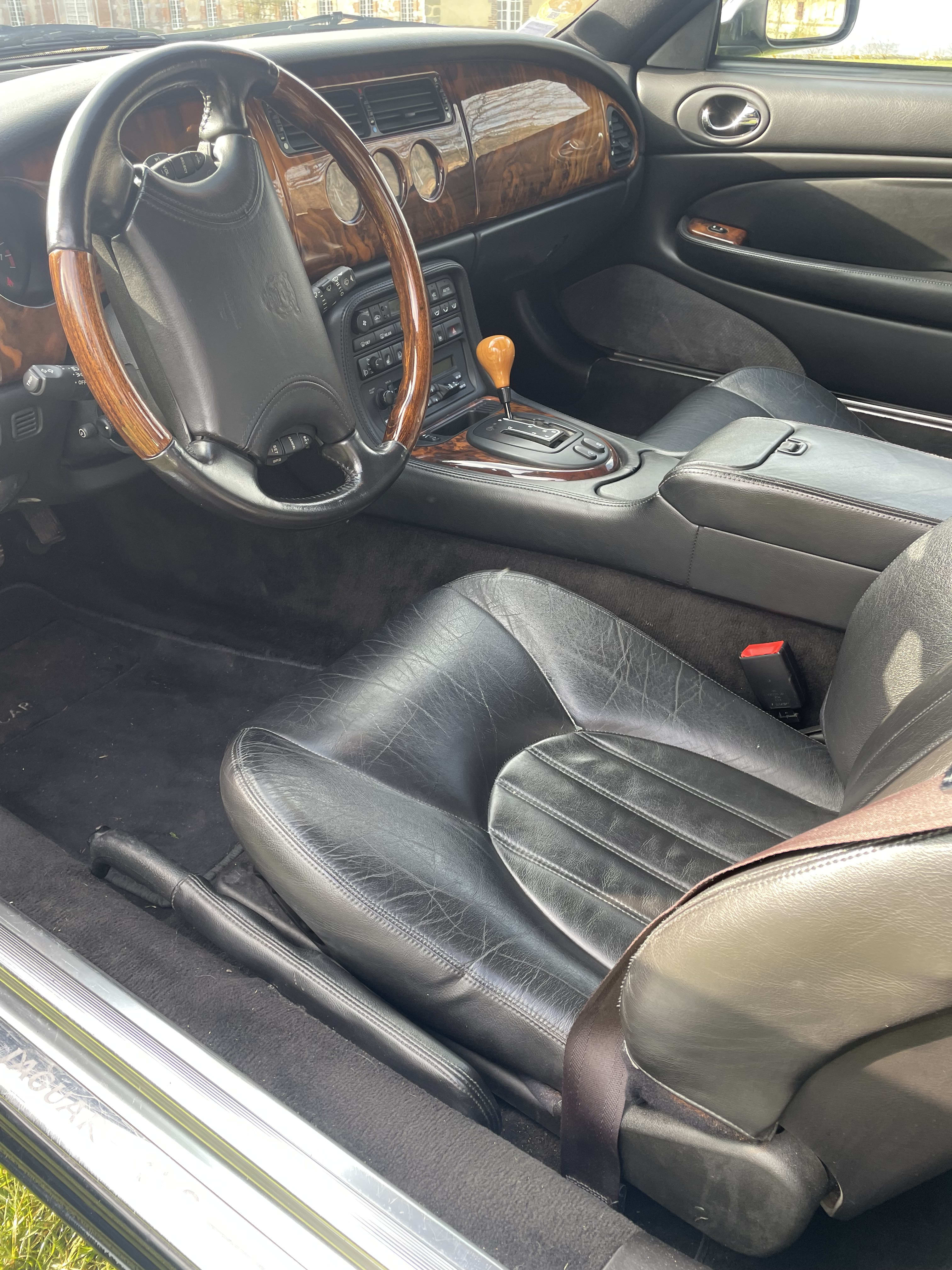 JAGUAR Xk8 X100 1997 occasion intérieur (1)
