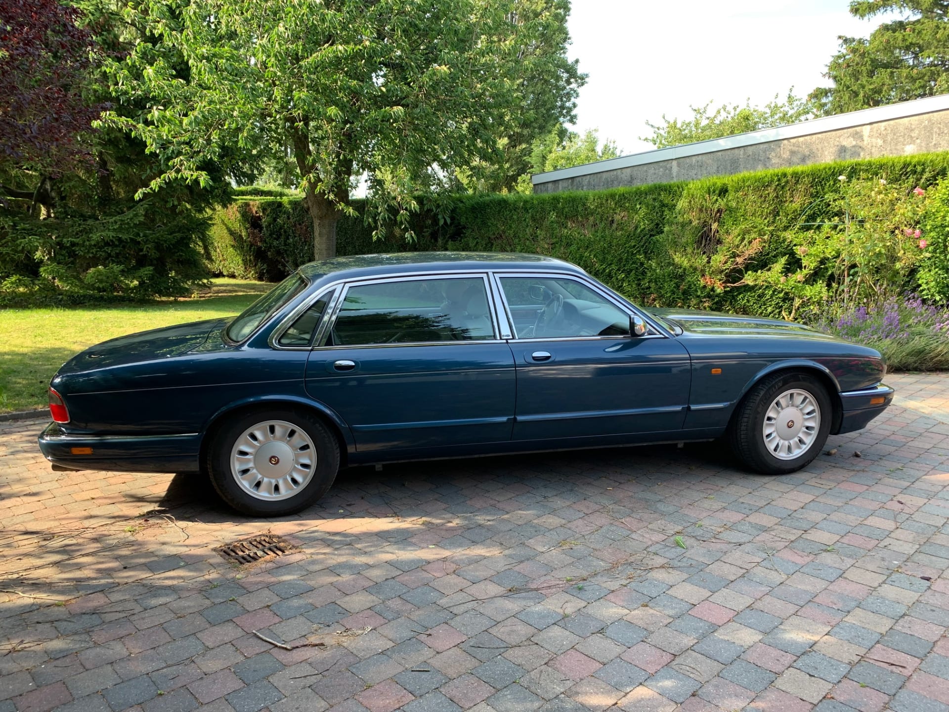 Jaguar Daimler 4.0 Xj40