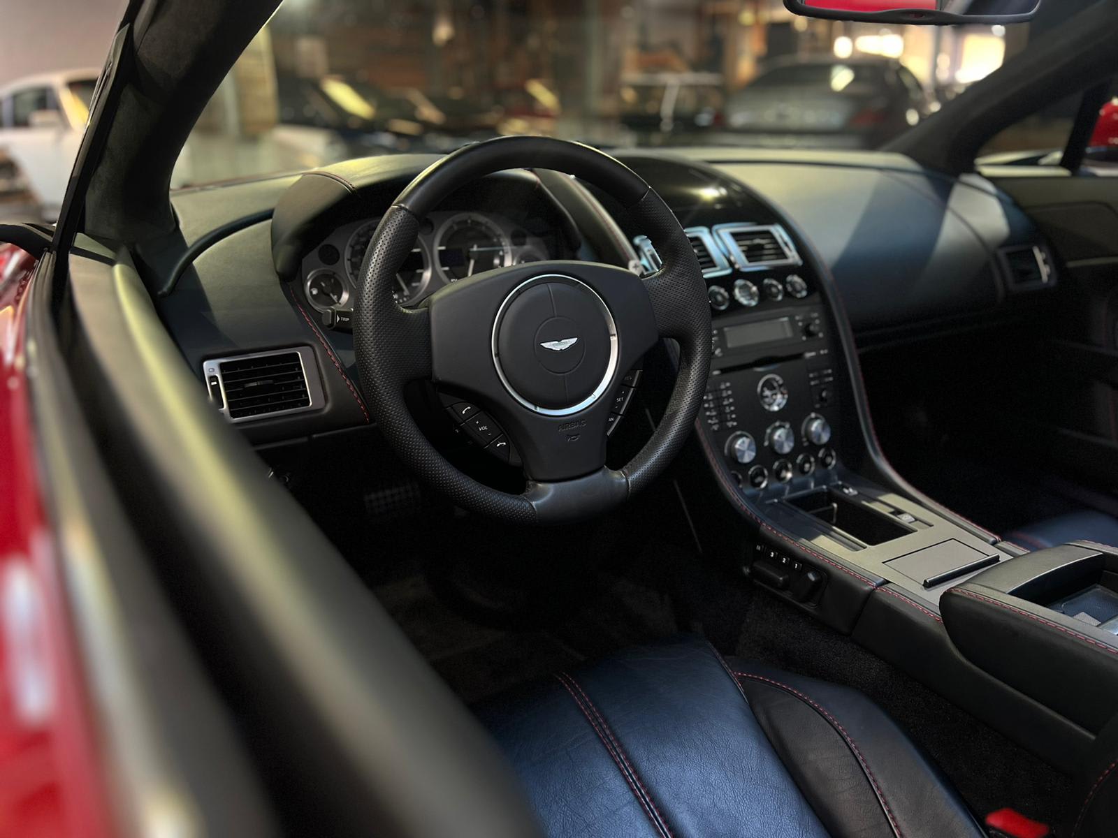 ASTON MARTIN V8 Saloon Fuel Injection 2008 occasion intérieur (1)