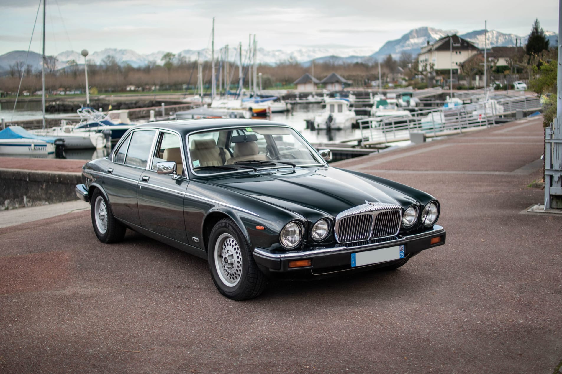 JAGUAR Daimler double six HE 1986