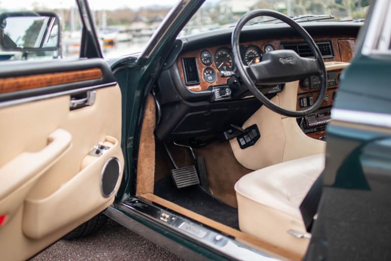 JAGUAR Daimler double six HE 1986