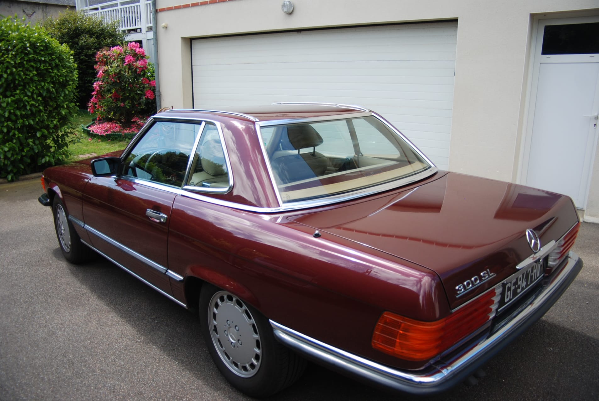 MERCEDES-BENZ 300 sl r107 1988