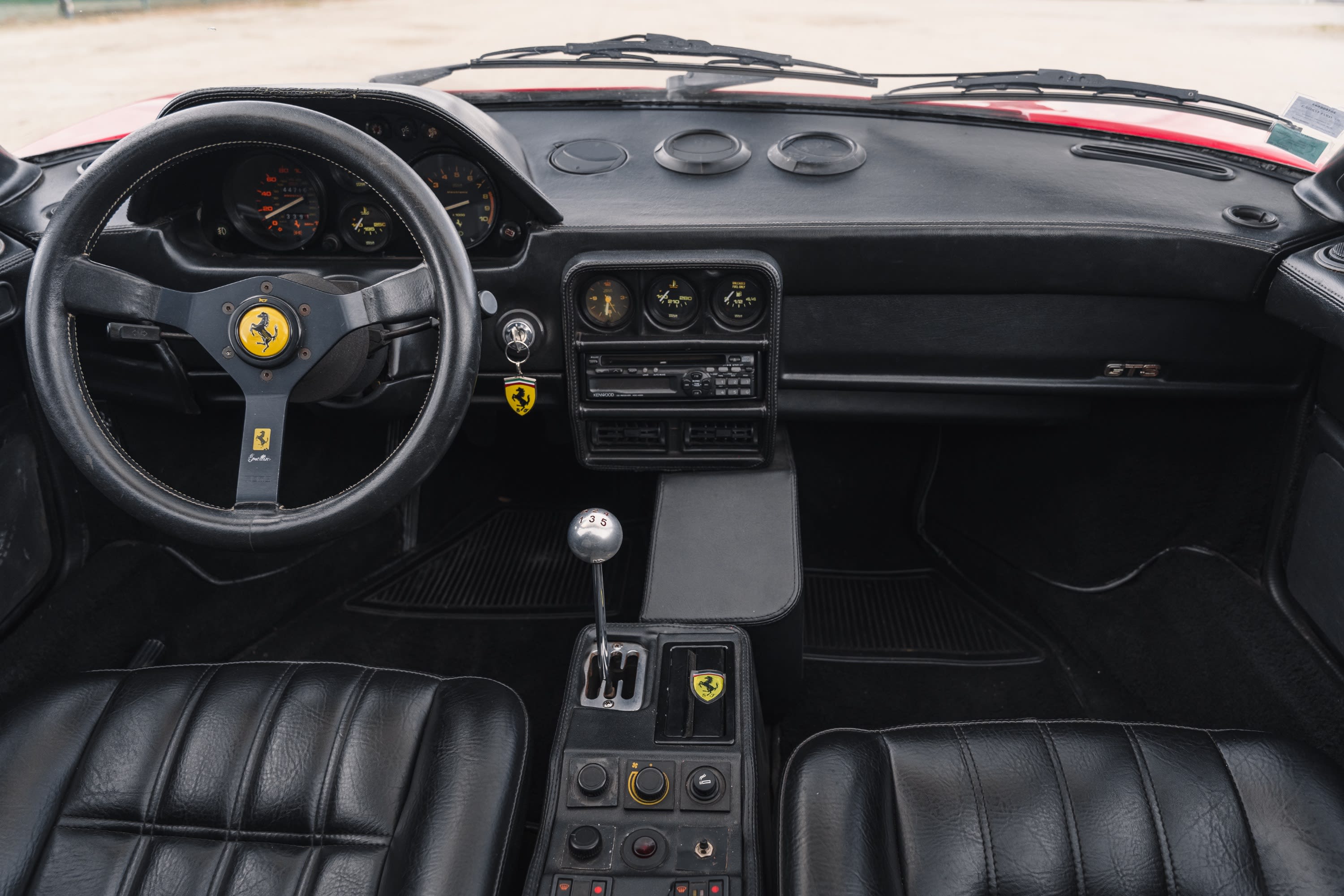 FERRARI 328 Gts 1985 occasion intérieur (1)
