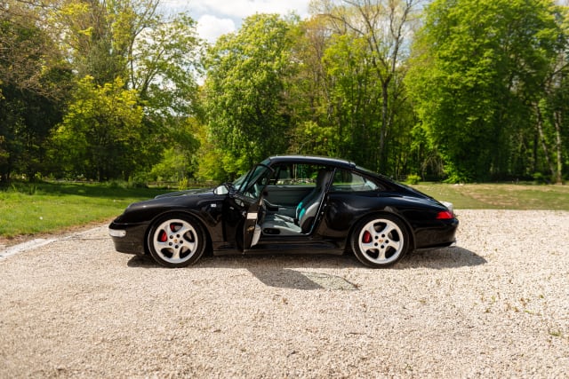 Porsche 911 993 Carrera 4s 2