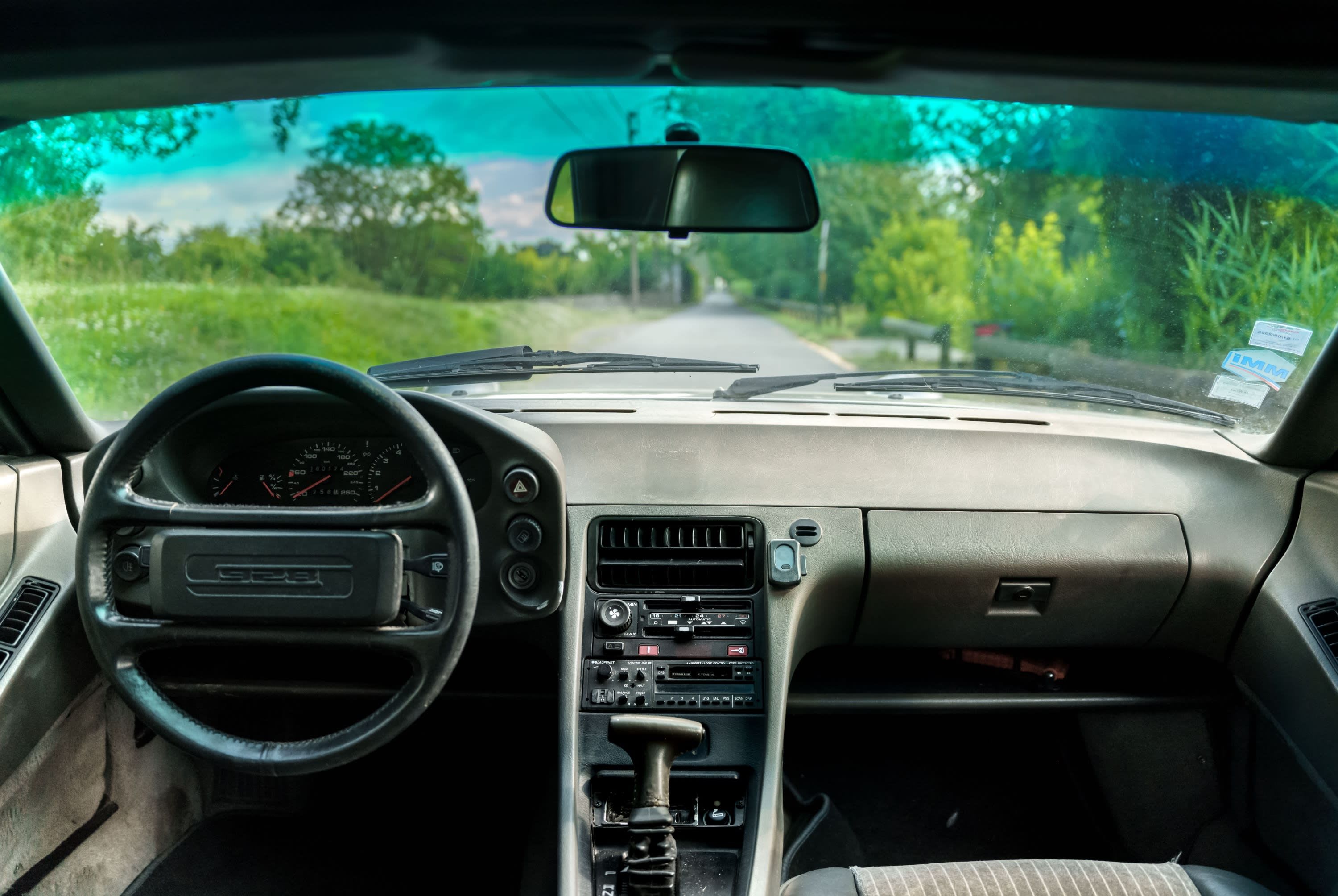 PORSCHE 928 S 1986 occasion intérieur (1)