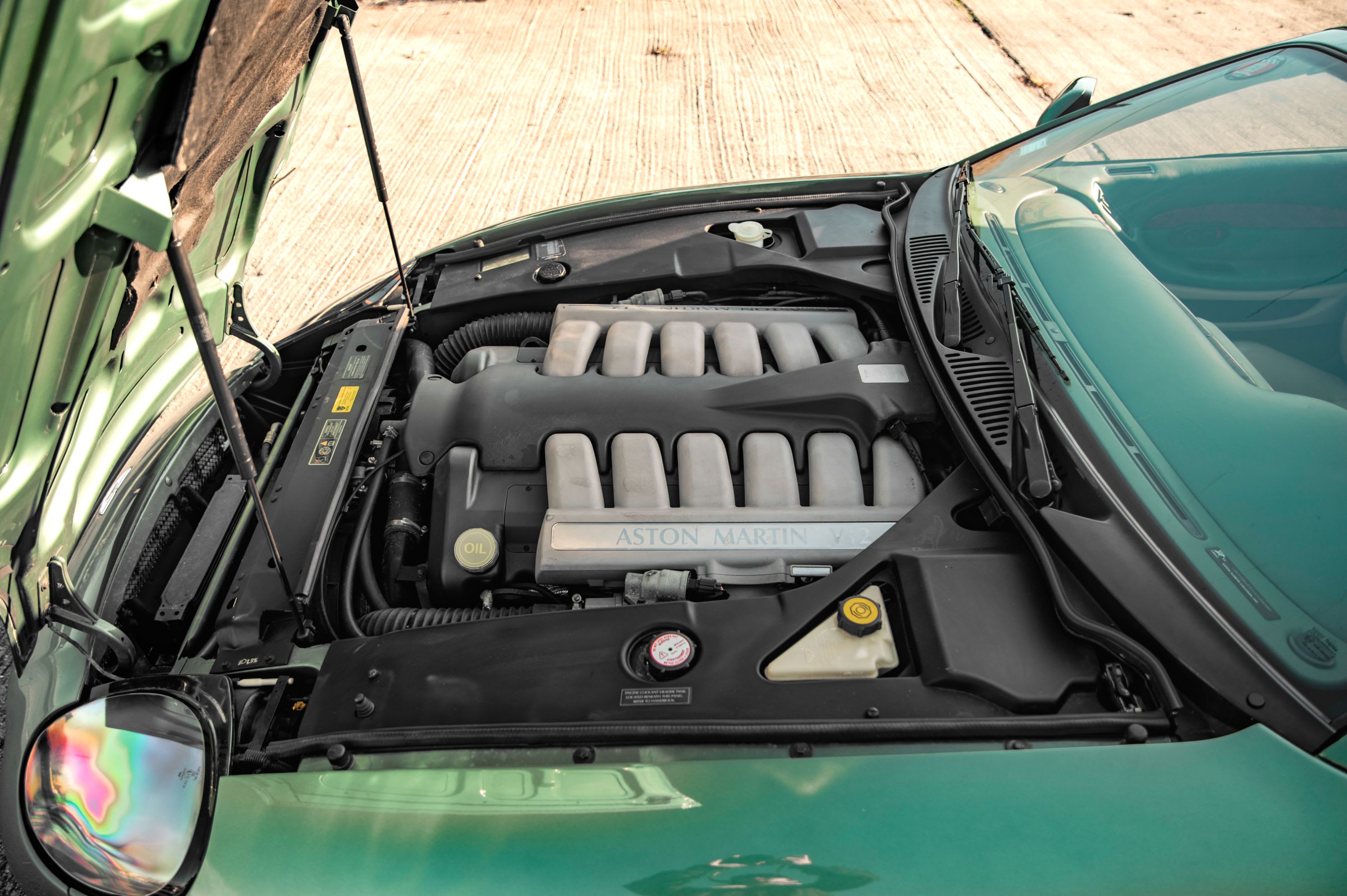 ASTON MARTIN Db7 Vantage V12 Volante 2000 occasion mécanique (1)