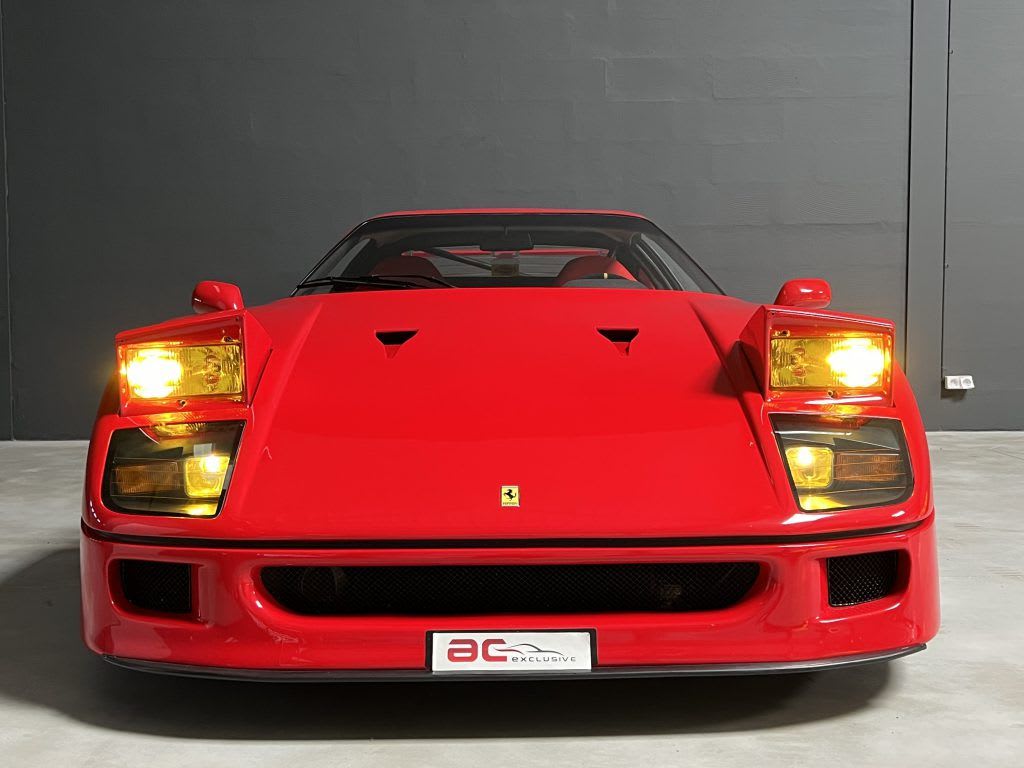 FERRARI F40 1989 used interior (1)
