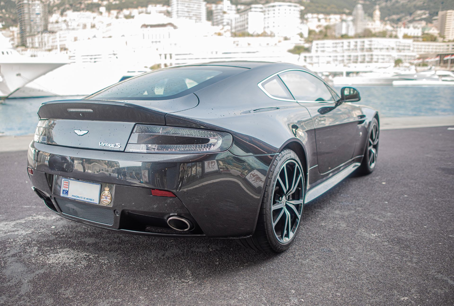 Aston Martin Vantage  V8 Sp10