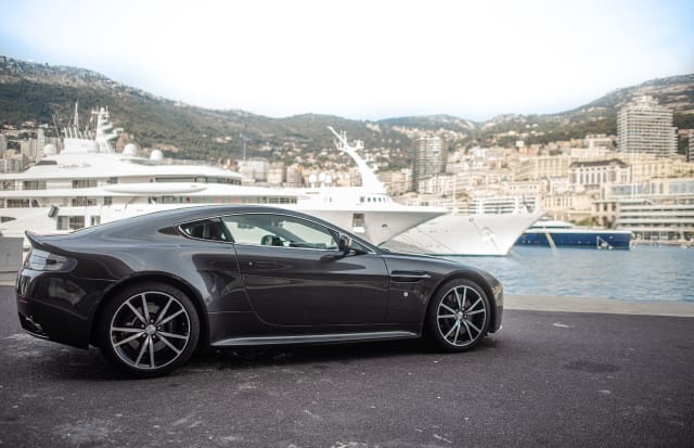 Aston Martin Vantage  V8 Sp10