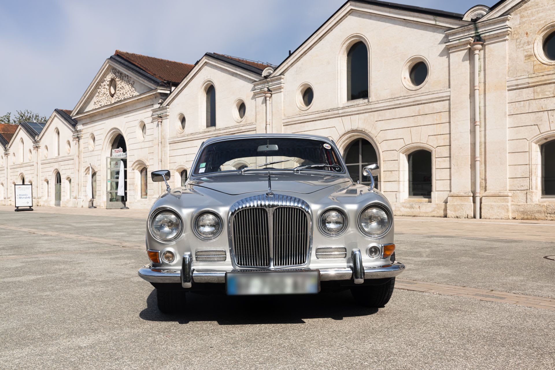 Jaguar Daimler 420
