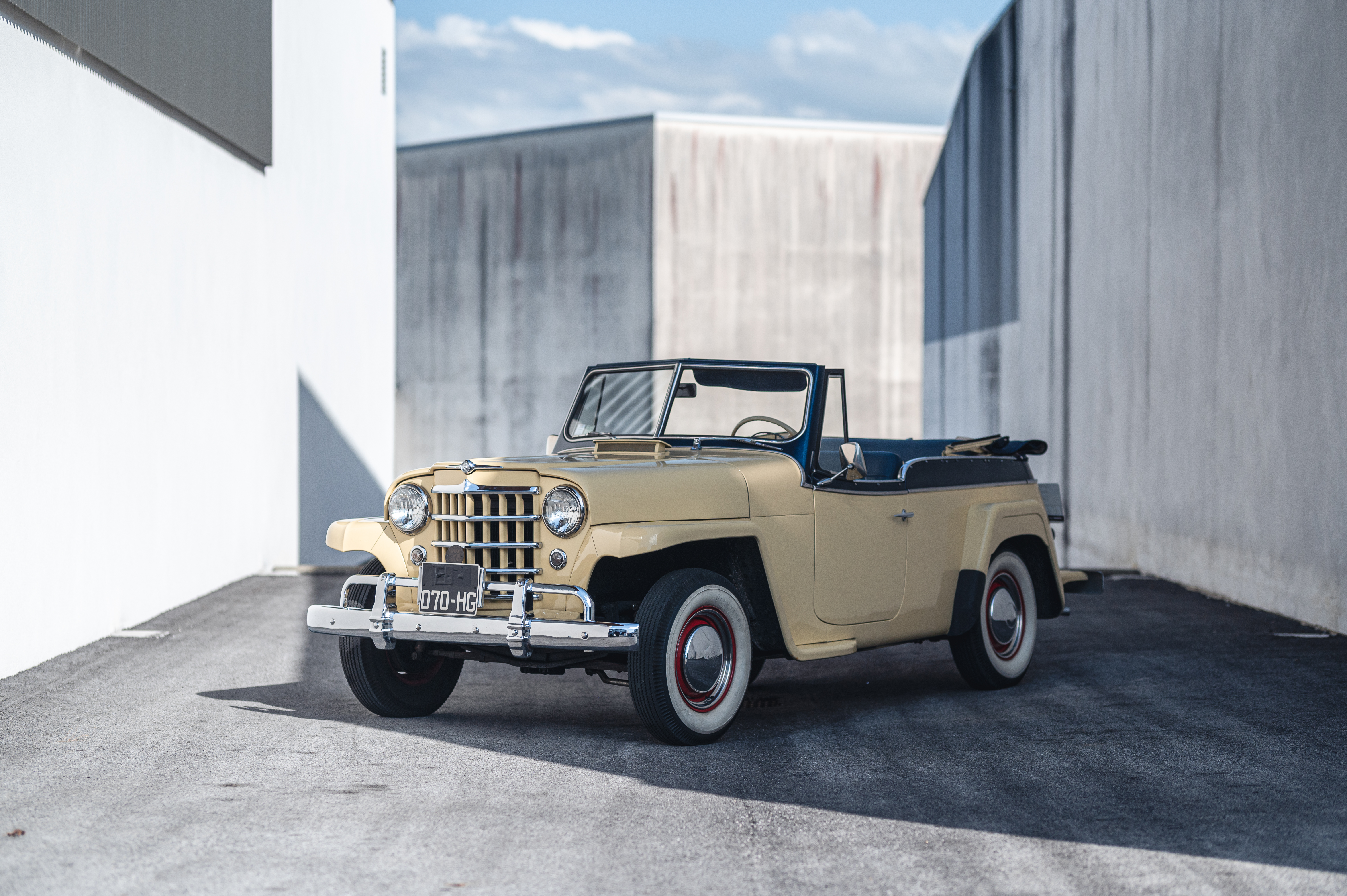 Photo WILLYS Jeepster Overland 1950