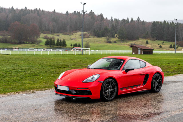 Porsche Cayman T 2